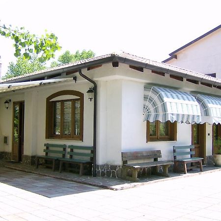 Hotel Zi Marianna Pertosa Экстерьер фото