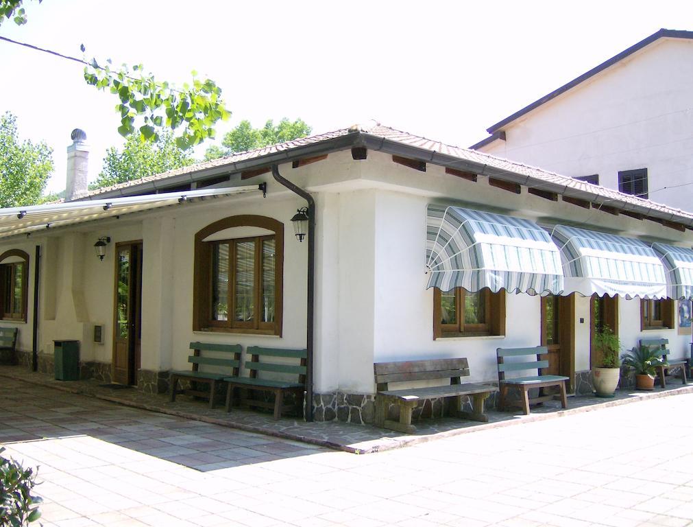 Hotel Zi Marianna Pertosa Экстерьер фото